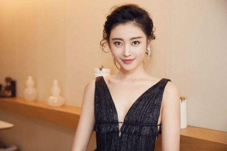 女主爆料进娱乐圈却红了  第1张